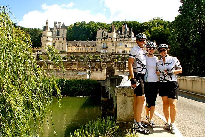 loire valley cycling tours